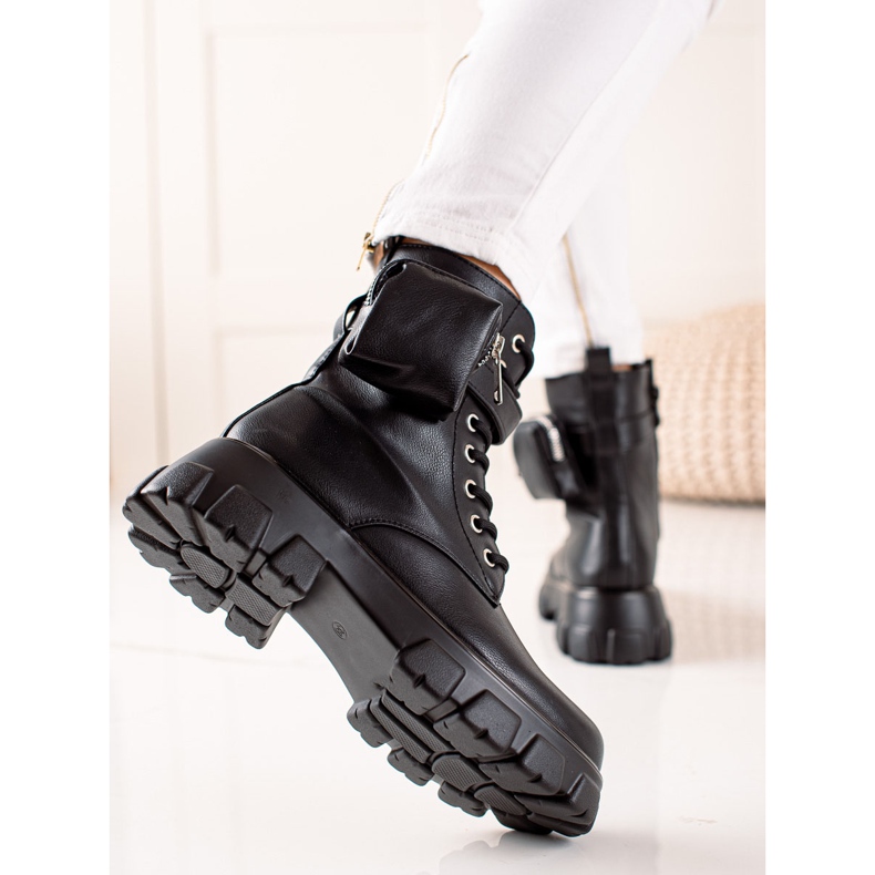 TRENDI Muodikkaita ansastajia musta 1