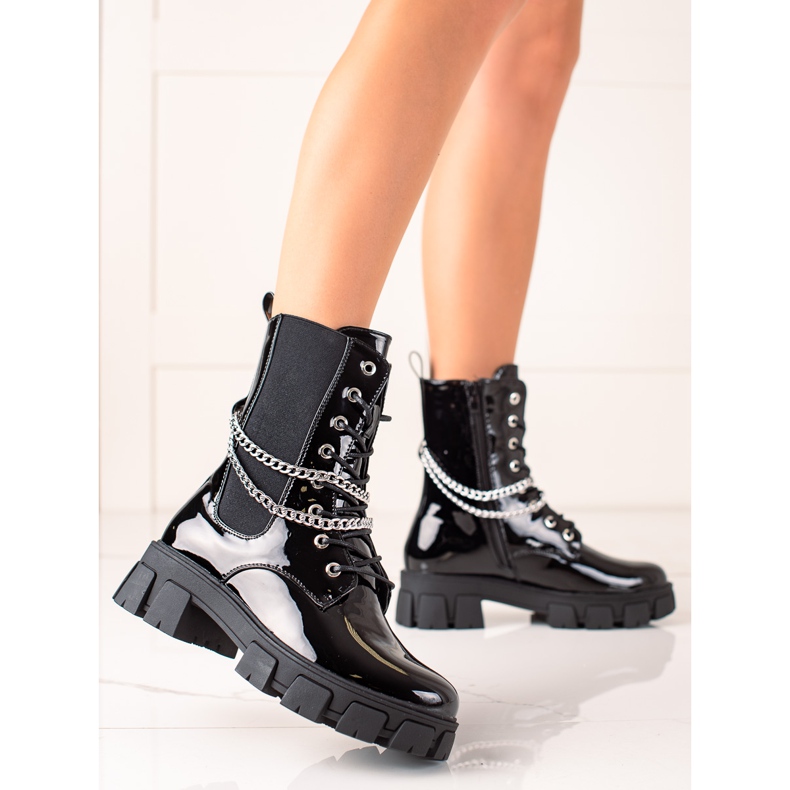 TRENDI Lakatut työntekijät ketjuilla musta 1