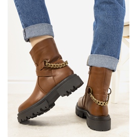 Ruskeat eristetyt saappaat Porta-ketjulla 2