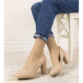 Nude pumput Unos-postissa beige 1