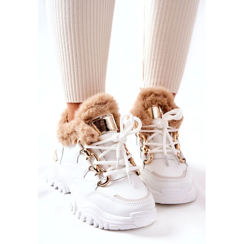 PM1 Valkoiset, eristetyt nahkaiset urheilukengät valkoinen 3