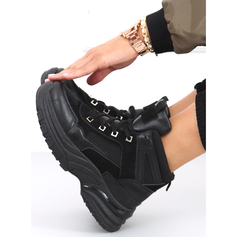 Diana Mustat korkeat lenkkarit 1