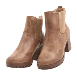 Beige saappaat Auger -pylväässä ruskea 2