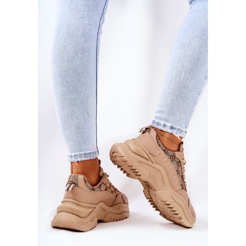 PM1 Urheilukengät Beigellä Flynnin alustalla 1