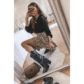 BM Mustat cowboysaappaat, joissa koristeellinen Bora-päällinen 1