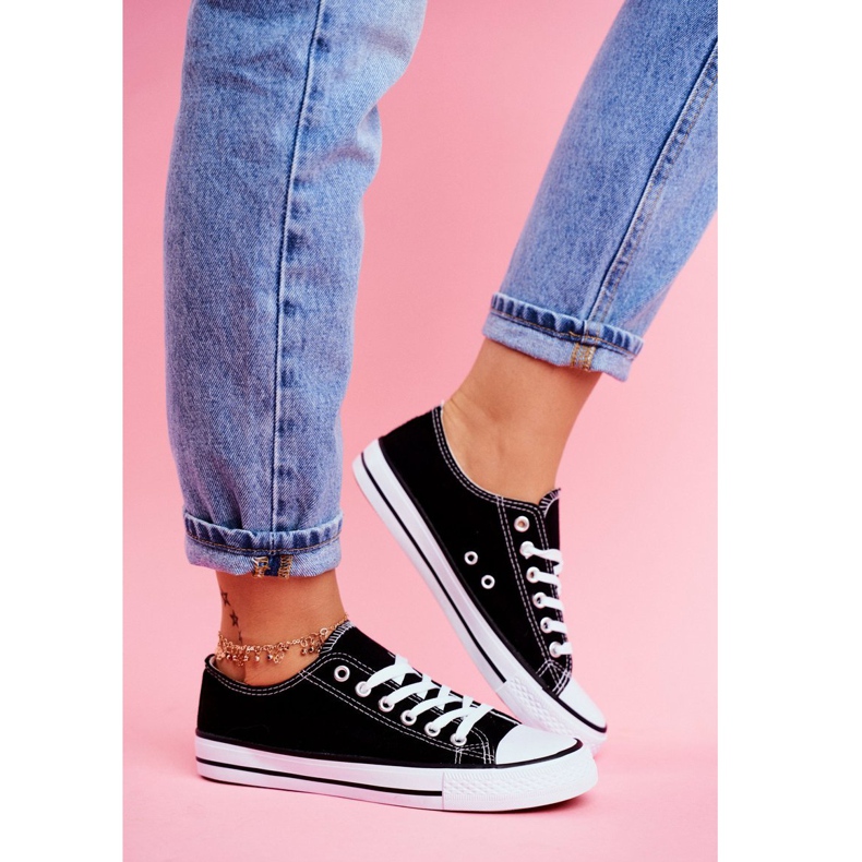 PS1 Omerta mustat lenkkarit valkoisella pohjalla valkoinen 1