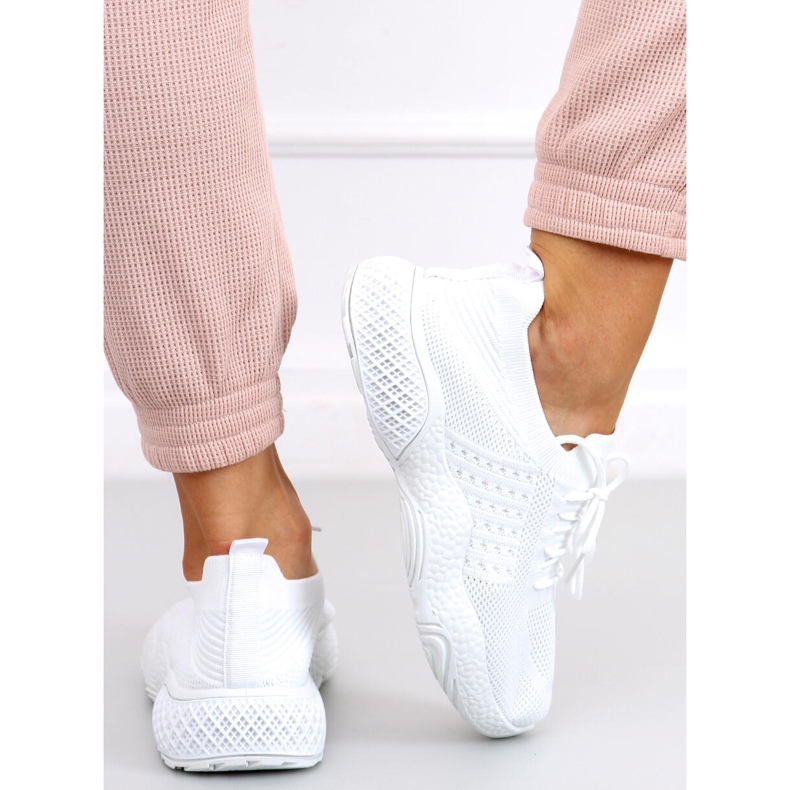 Yetto White sukkaurheilukengät valkoinen 2