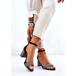 PA2 Nahkasandaalit baarissa Musta ja hopea Lorene 2