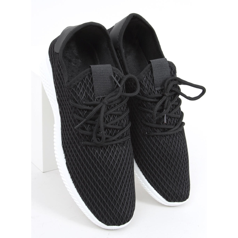 Utto Black sukat urheilukengät musta 2