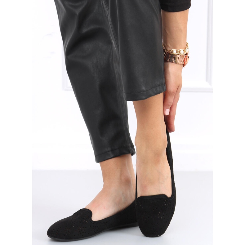 Fanny Black harjakattoiset lordit musta 2