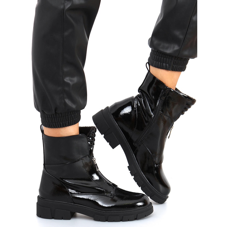 Litteät lakatut Haitin mustat saappaat 1