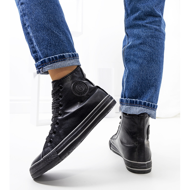 Laden mustat, eristetyt nilkkakorkeat lenkkarit 2