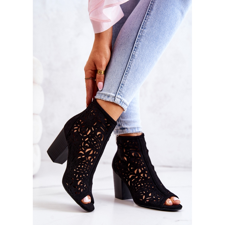 FB1 Mustat harjakattoiset saappaat Post Bretagnessa 2