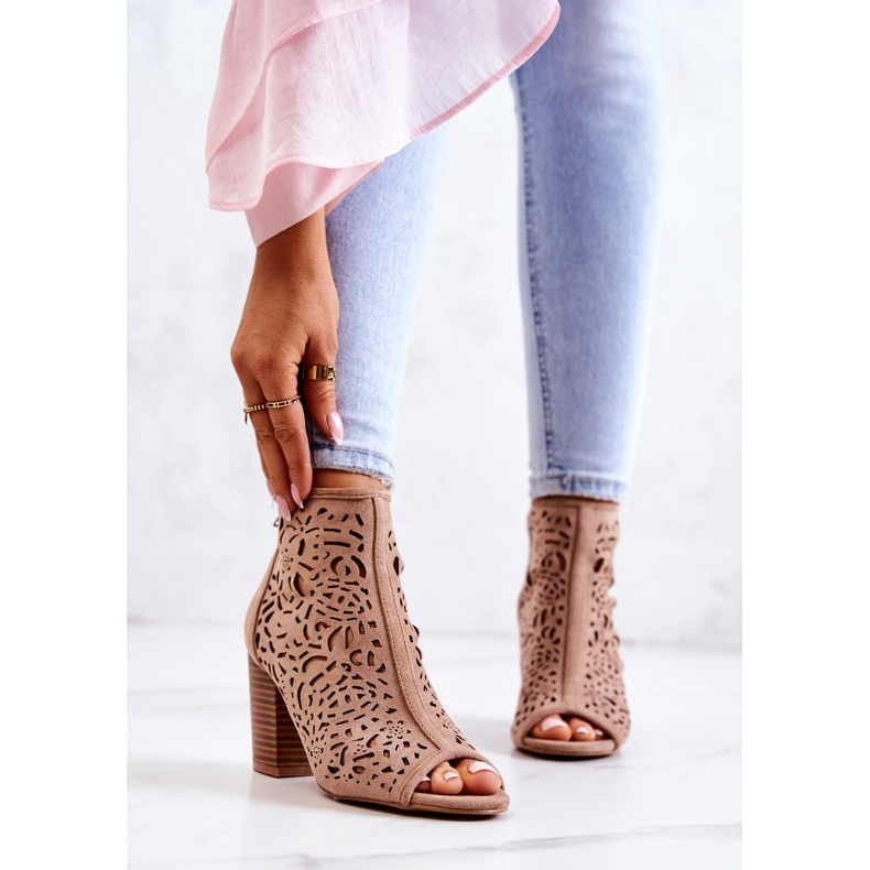 FB1 Harjakattoiset saappaat Postbeige Bretagnessa 2