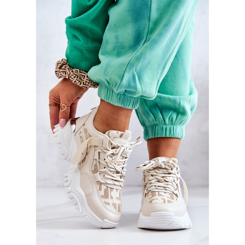 Tennarit massiivisella pohjalla Beige tyyliisi 2