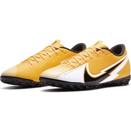 Nike Mercurial Vapor 13 Academy Tf M AT7996 801 jalkapallokengät musta, oranssi, keltainen keltaiset 1
