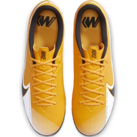 Nike Mercurial Vapor 13 Academy Tf M AT7996 801 jalkapallokengät musta, oranssi, keltainen keltaiset 3