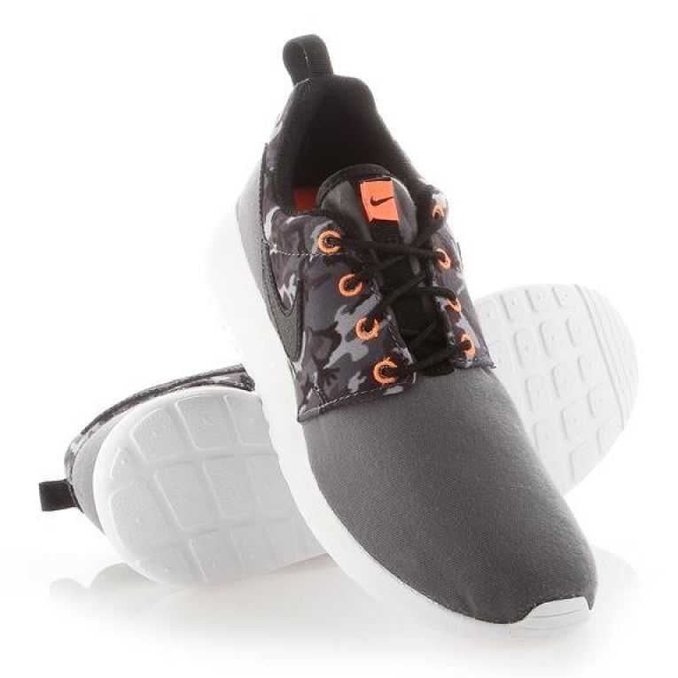 Nike Roshe One Print Jr 677782-004 kenkä valkoinen 1