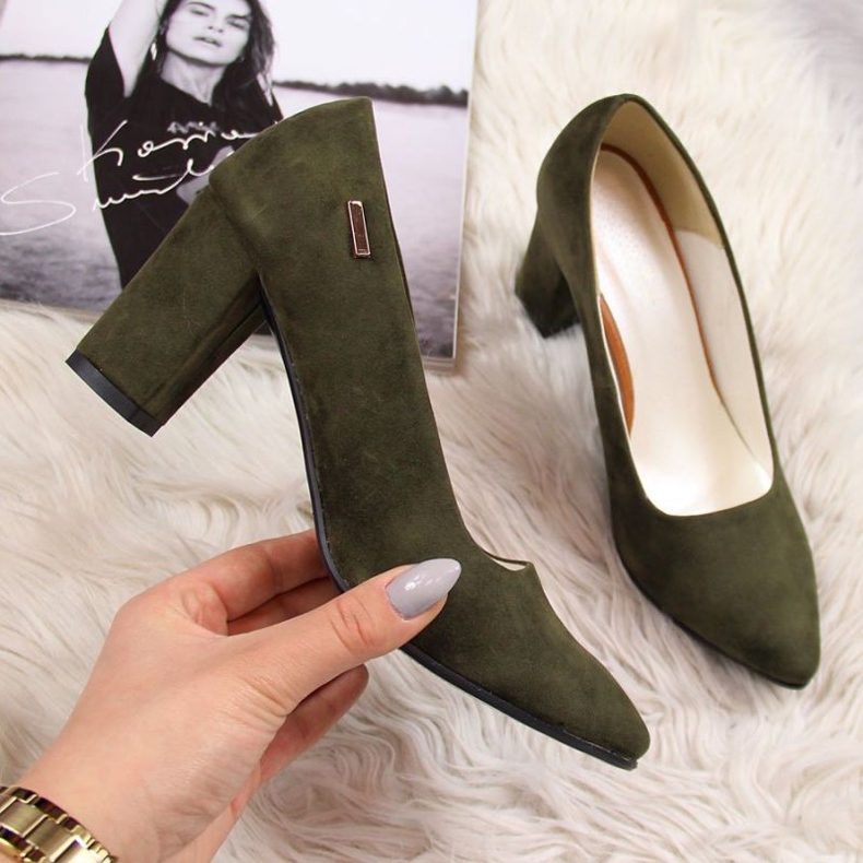 Pumput pylväässä Monique W AN866J oliivi khaki vihreä 1