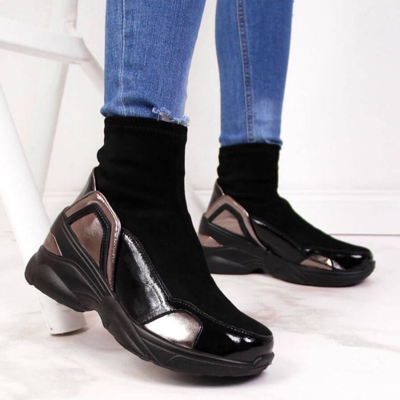 Mustat kiilakengät, valmistaja T.Sokolski W SCA140 2