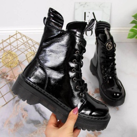 Mustat lakatut nahkasaappaat Filippo W PAW297 1