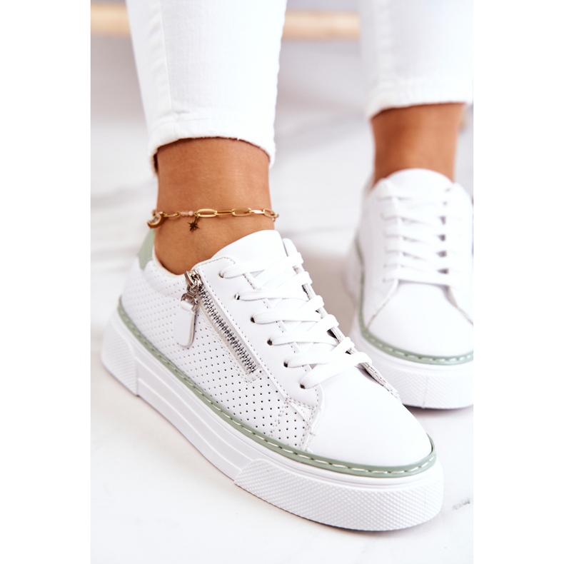 FB2 Urheilukengät valkoisella ja vihreällä Louisa-alustalla valkoinen 1