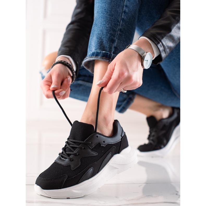 Ideal Shoes Klassiset lenkkarit musta 1