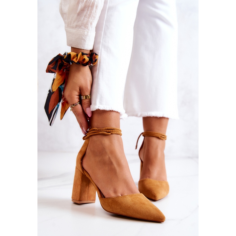 FB2 Pumput baarissa sidottu kameliletti ruskea keltainen 1