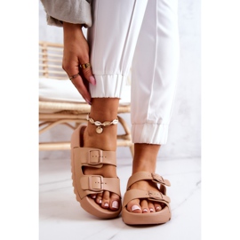 PS1 Kumitossut Tummanbeigellä Westie-alustalla 1