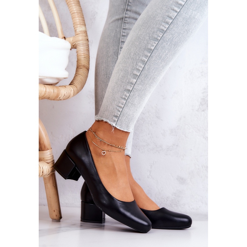 Nahkapumput pilarissa Sergio Leone PB291 musta 1