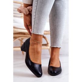 Nahkapumput pilarissa Sergio Leone PB291 musta 2