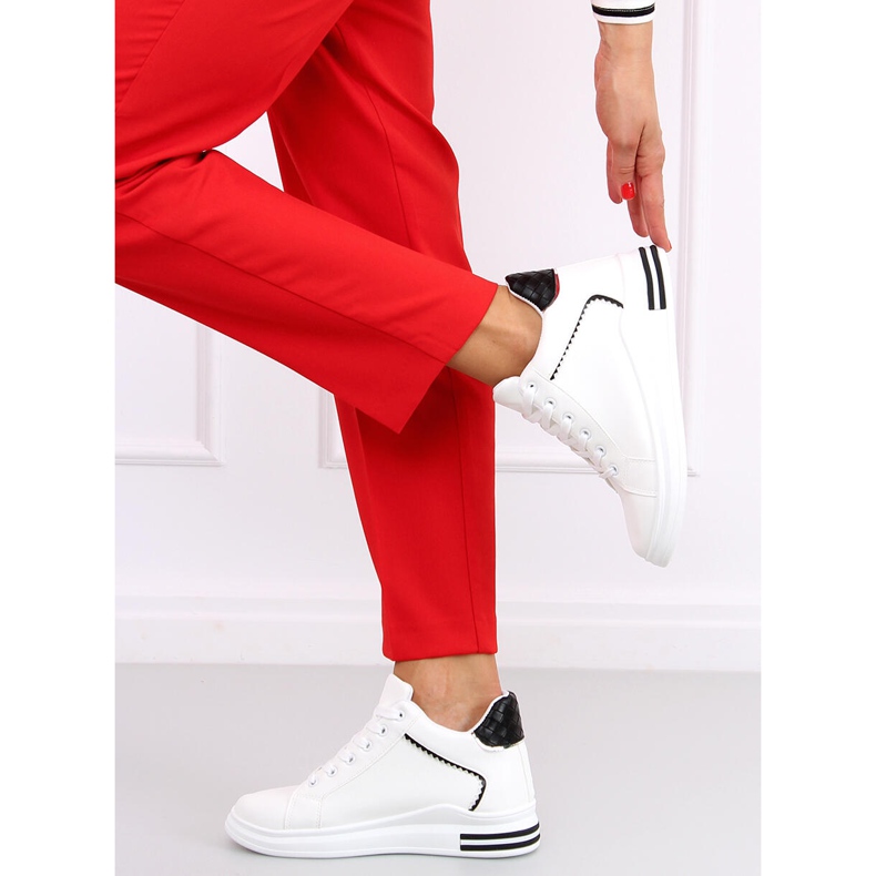 Tennarit piilokiilassa Izumi WHITE / BLACK valkoinen musta 2