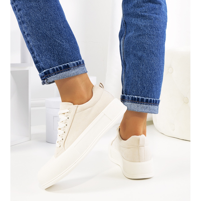 Beiget lenkkarit Babbete-alustalla 1