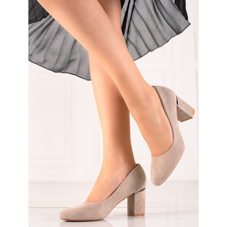 Goodin Beige pumput pylväässä 1
