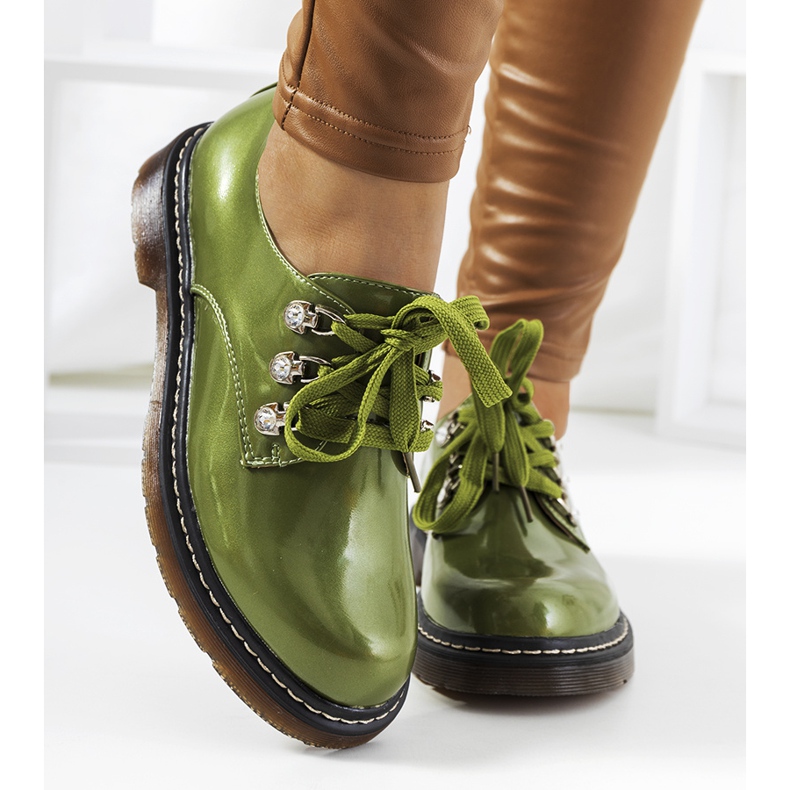 Vihreät lakatut Kristinan kengät 1