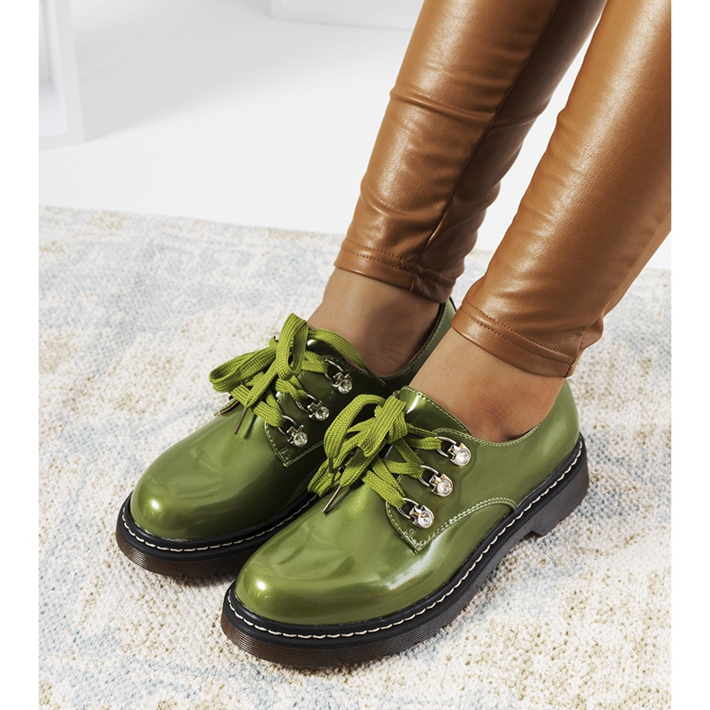 Vihreät lakatut Kristinan kengät 2