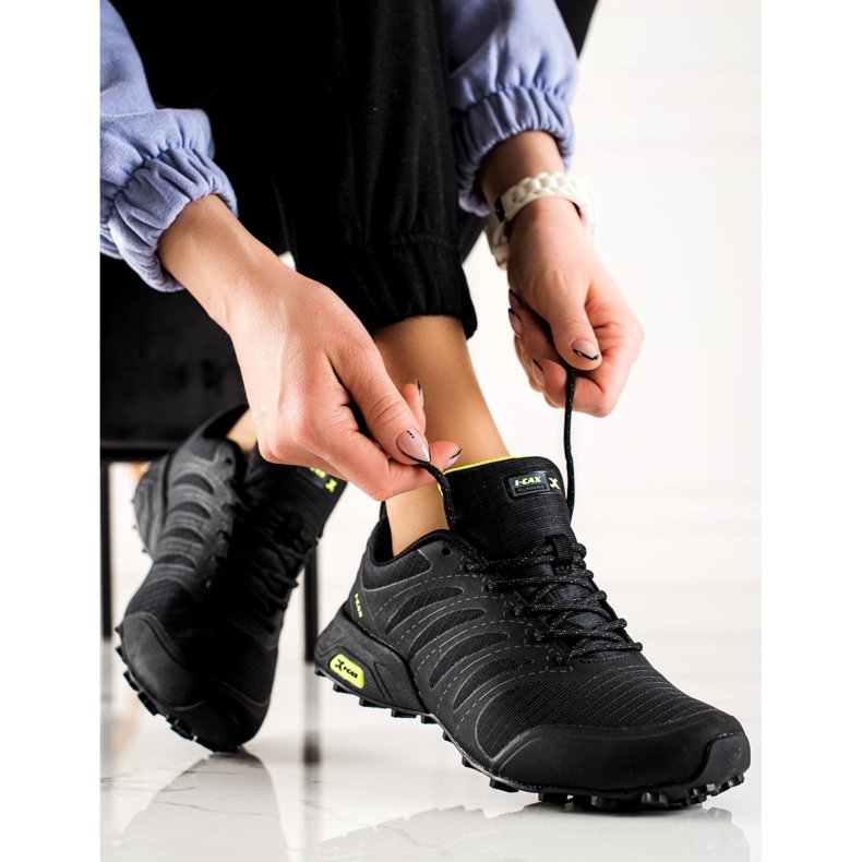 TRENDI Mukavat vaelluskengät musta 1