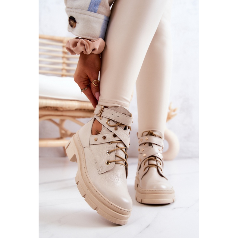 FILIPCZYK Naisten nahkasaappaat leikkauksilla Vaalean beige Everly 2