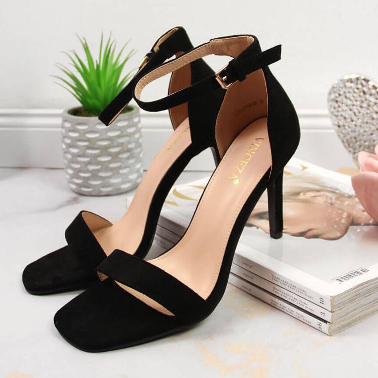 Mustat Vinceza W JAN81A mokkanahkaiset korkeakorkoiset sandaalit 2