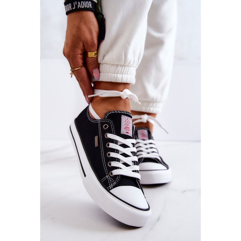 Cross Jeans Naisten klassiset tennarit Cross-farkut JJ2R4011C musta 1