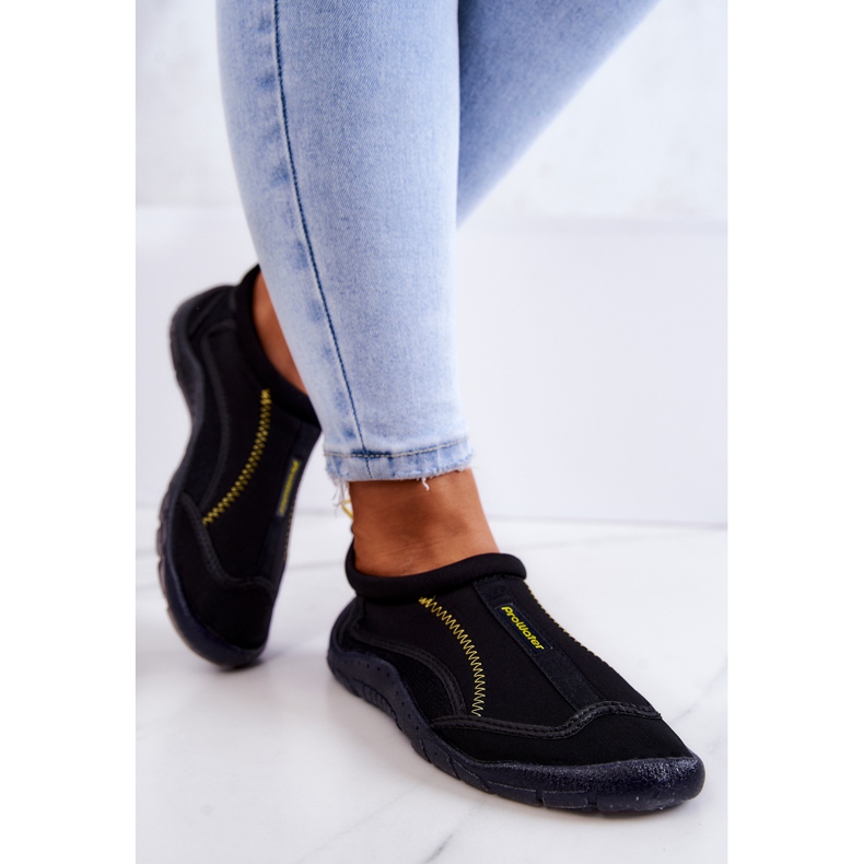 Naisten vesikengät ProWater 20-37-012 musta 2