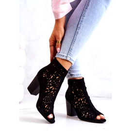 FB1 Mustat harjakattoiset saappaat Post Bretagnessa 2