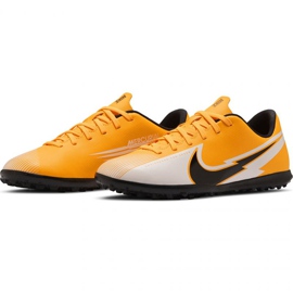 Nike Mercurial Vapor 13 Club Tf Jr AT8177 801 jalkapallokengät monivärinen keltainen 1