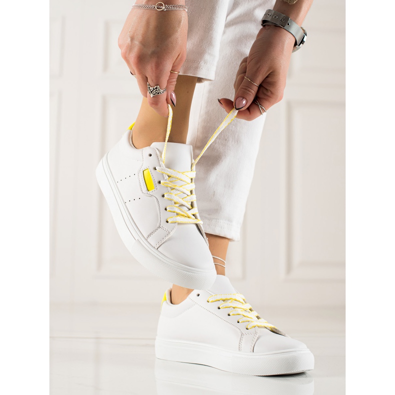 TRENDI Valkoiset urheilukengät Eco-nahalla valkoinen 1