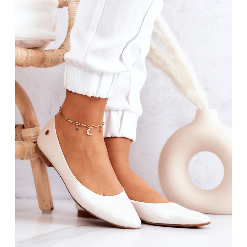 Naisten nahkaballerinat Maciejka 04100-26 Vaalea beige 1