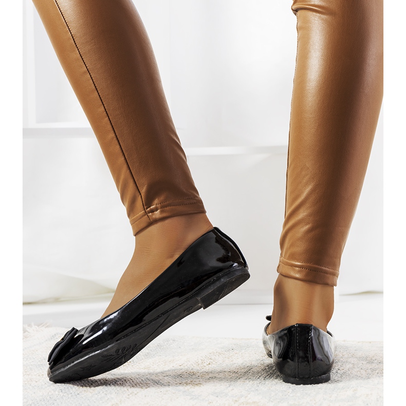 Mustat patentoidut Flynn ballerinat 1