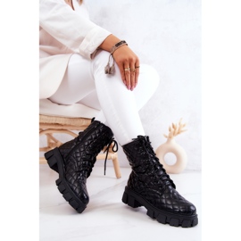 PG2 Tikatut mustat Maureen-saappaat postiin 1