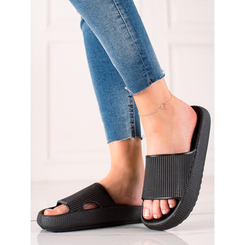 TRENDI Mustat tossut 2