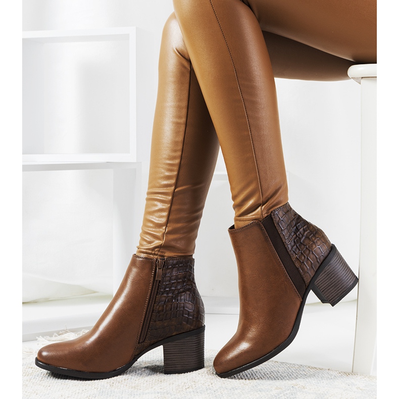 Villaruskeat eristetyt saappaat 1