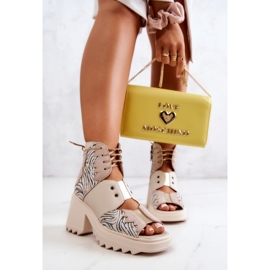 Nahkasaappaat vetoketjulla Maciejka 05321-04 beige 2